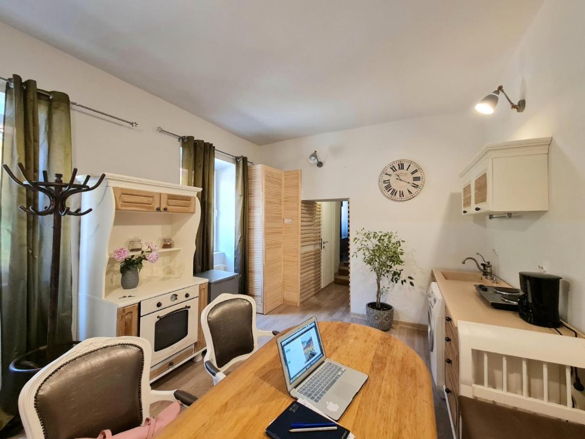 Happy House Appartement Braşov Buitenkant foto