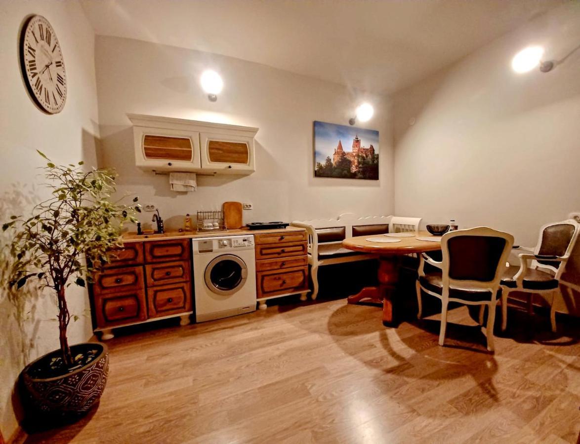 Happy House Appartement Braşov Buitenkant foto