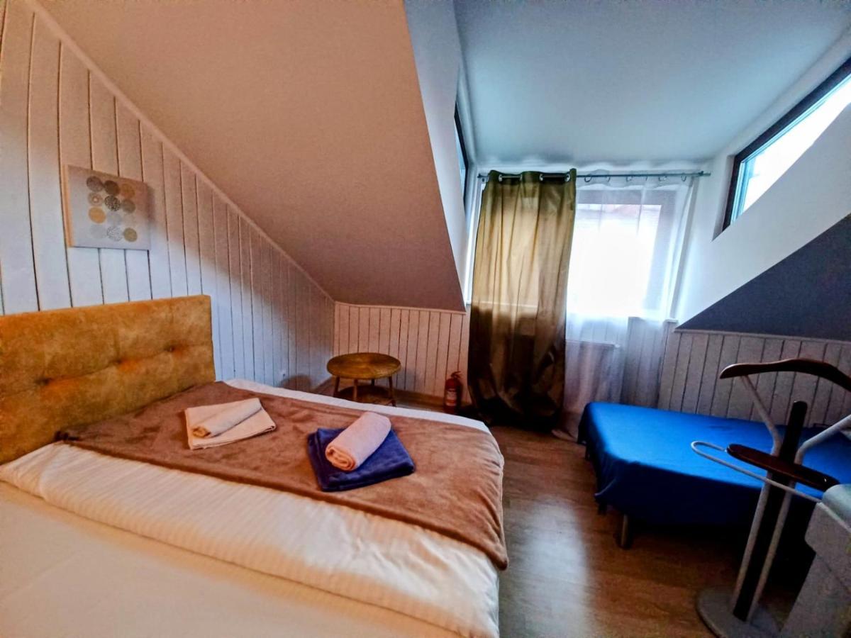 Happy House Appartement Braşov Buitenkant foto