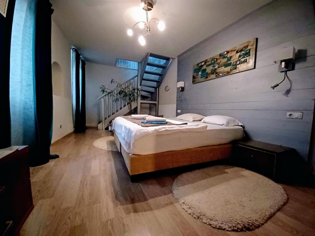 Happy House Appartement Braşov Buitenkant foto